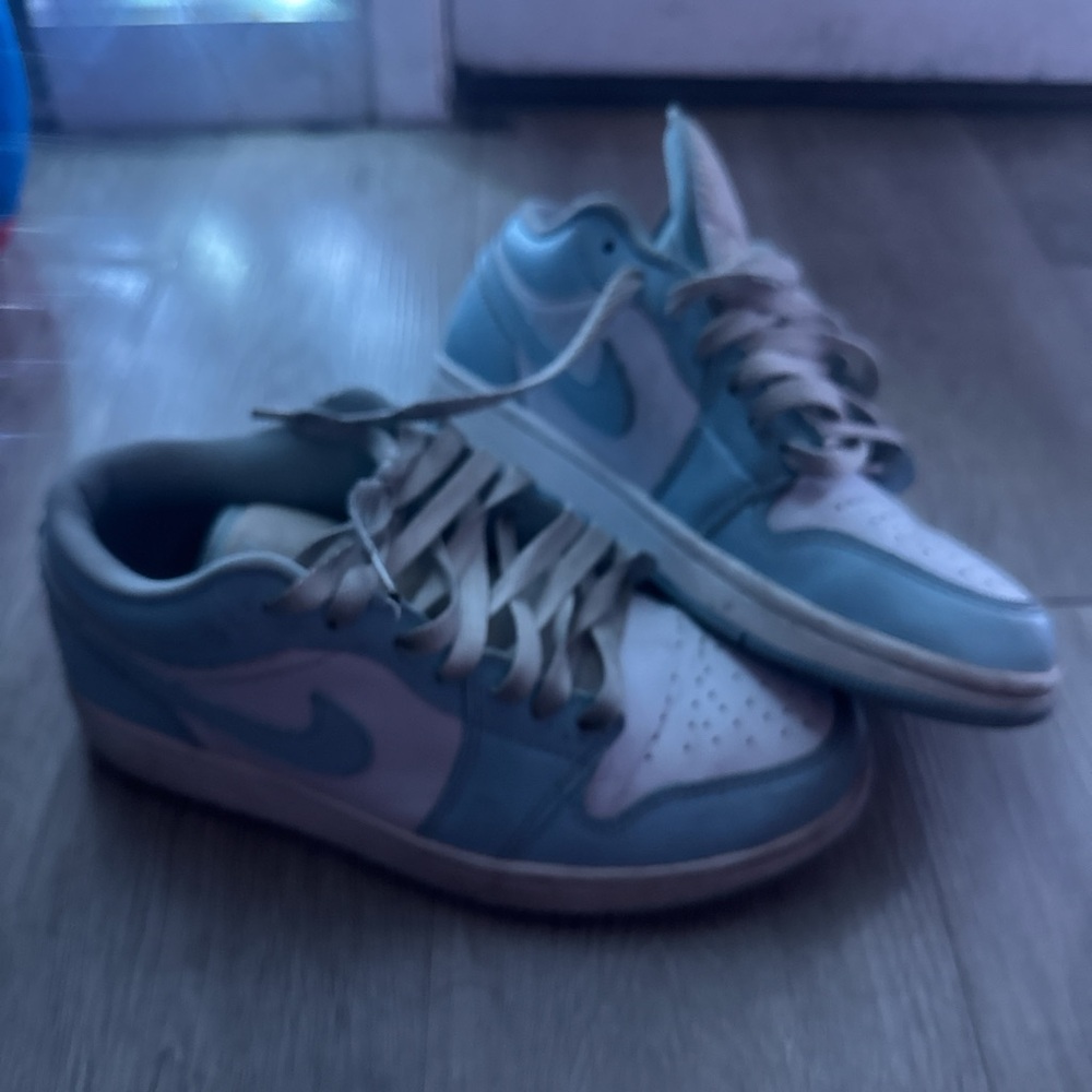 Jordan 1 Women's Sneakers Blue and White low